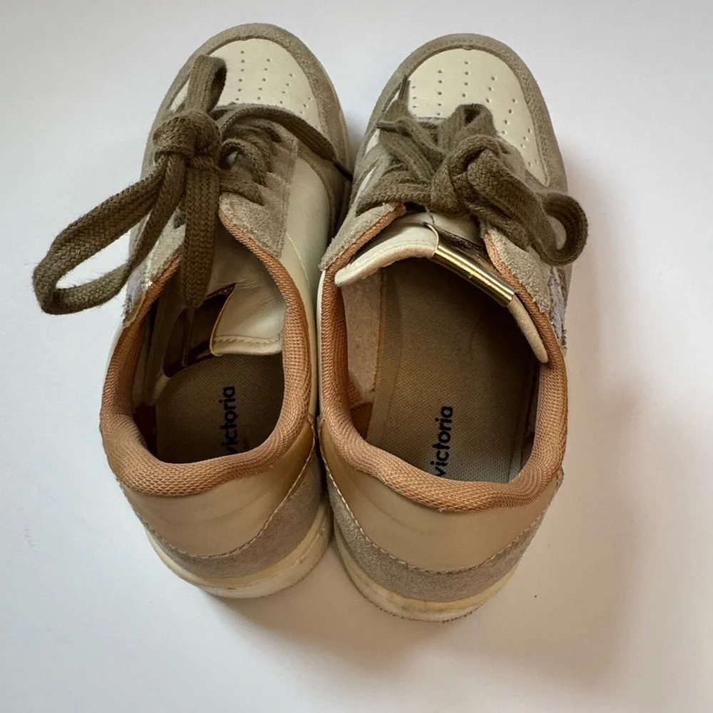 Victoria Size 7 Neutral Suede & Leather Sneakers Metallic Detail Lace Up